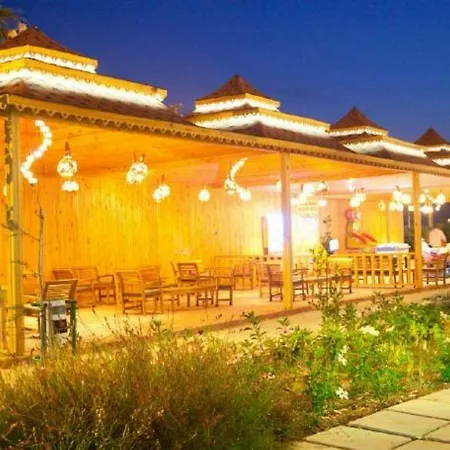 Отель Sentinus 4*